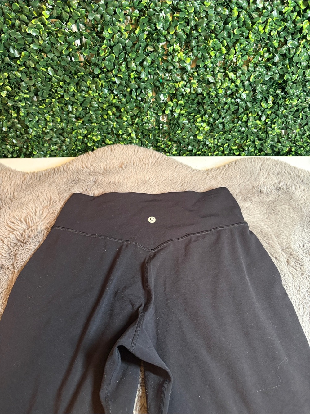 lululemon athletica Black 25” Align Jogger Pants Size 6 - Picture 3 of 5